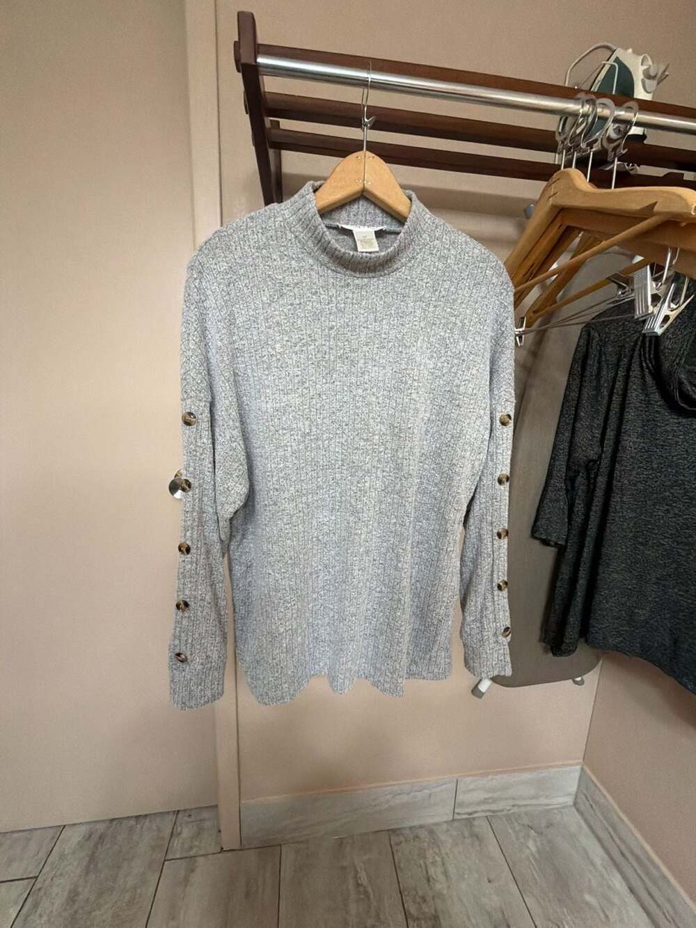 Sugar & Rose Grey Ribbed Mock Neck Sweater With Button Sleeve Detail Size XL